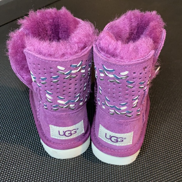 NWOT UGG kids purple boots size 6 - Picture 3 of 5